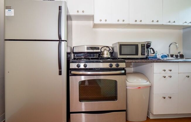 2 beds, 1 bath, 750 sqft, $1,795, Unit C305