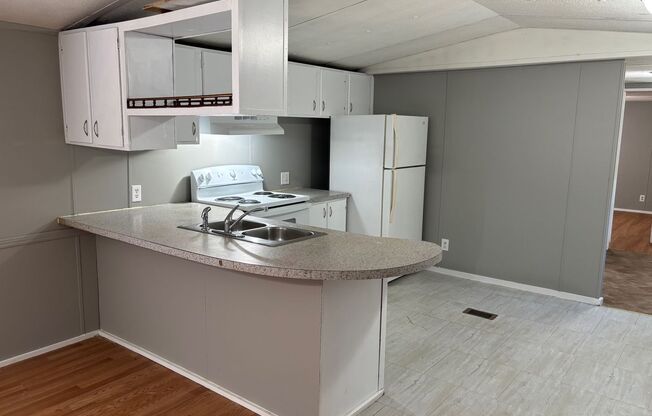 2 BED, 2 BATH MOBILE HOME LOCATED IN CANDOR