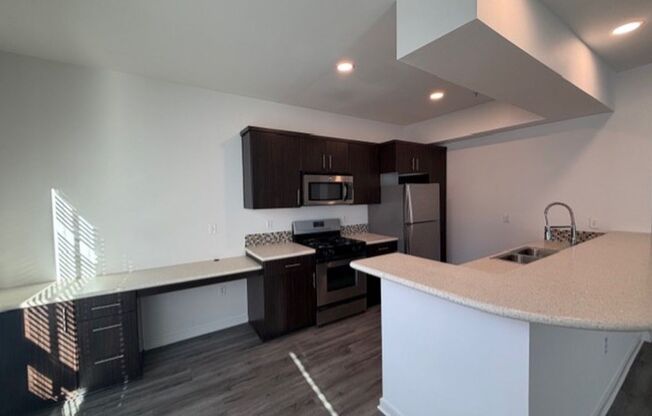 2 beds, 2.5 baths, 1,541 sqft, $3,850, Unit 472