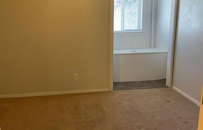 1 bed, 1 bath, 800 sqft, $1,550, Unit 3 (Basement)