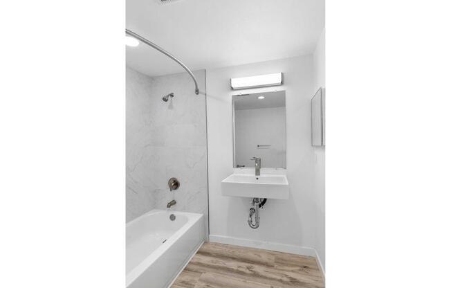 1 bed, 1 bath, 580 sqft, $1,995
