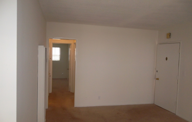 2 beds, 1 bath, $3,195