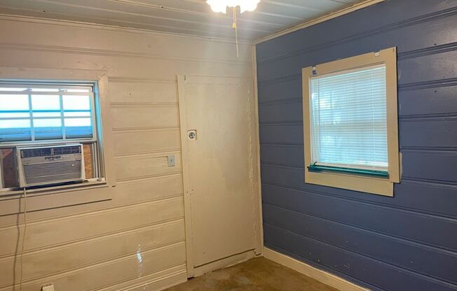 Studio, 1 bath, $795, Unit 1810.5 F St