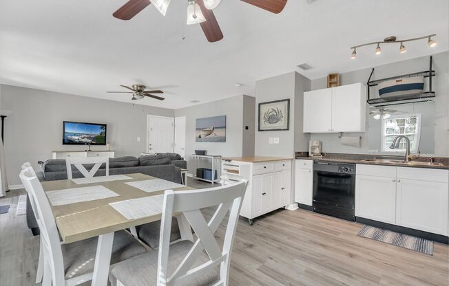2 beds, 1 bath, $2,100
