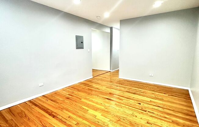 Studio, 1 bath, 400 sqft, $1,300, Unit 6954-406