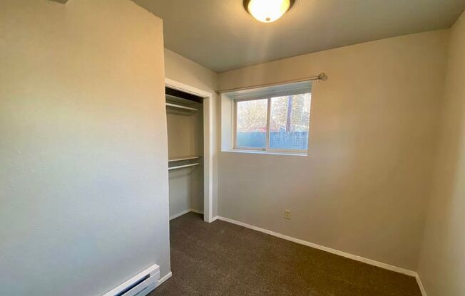 3 beds, 1 bath, 1,200 sqft, $1,200