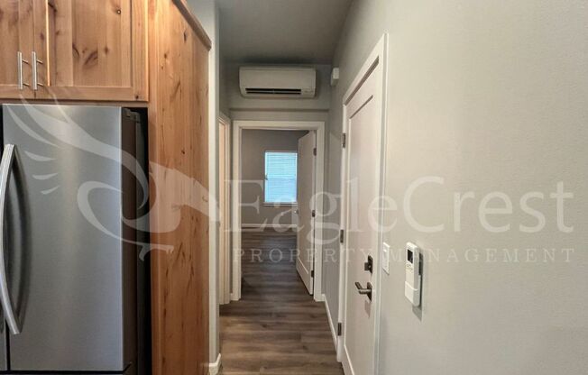 1 bed, 1 bath, 650 sqft, $1,325, Unit 705 1/2