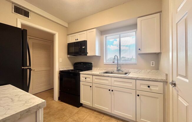 1 bed, 1 bath, 650 sqft, $1,549, Unit 600-216