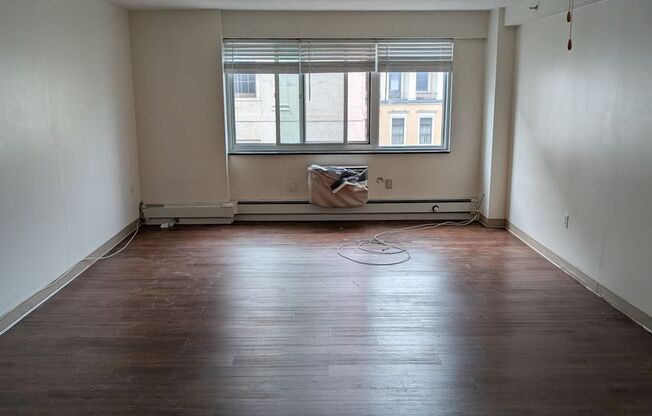 1 bed, 1 bath, 570 sqft, $3,200, Unit 609