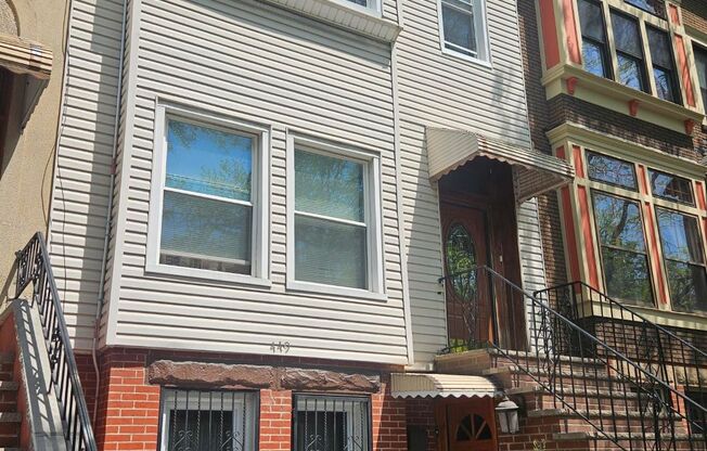 449 46 ST