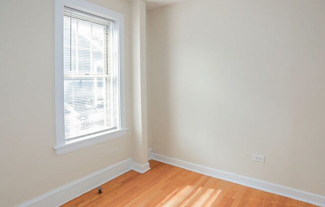 2 beds, 1 bath, 875 sqft, $2,100, Unit 1615-1