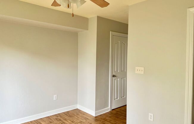 3BD/3.5BA Condo w/ Garage in Chicks Beach! Blocks to the Bay!!