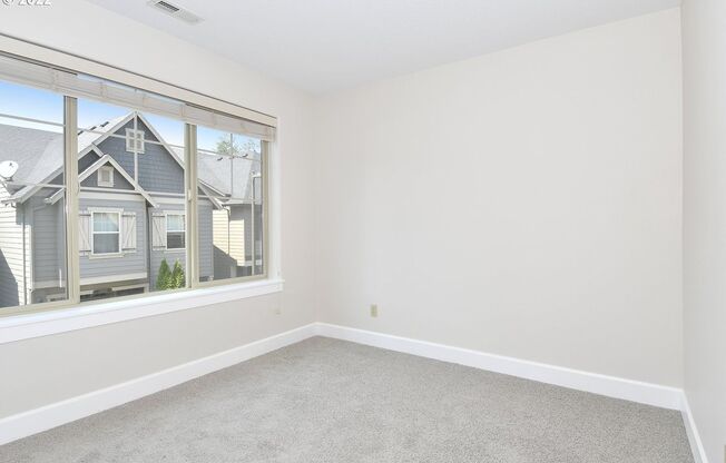 3 beds, 2.5 baths, $2,595