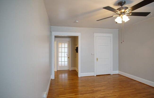 Spacious 2nd Floor Studio w/Hardwoods Ready Early October!
