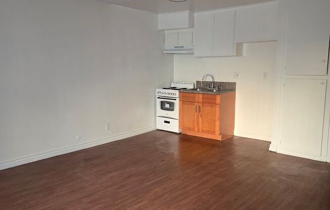 1111 S Westmoreland Ave