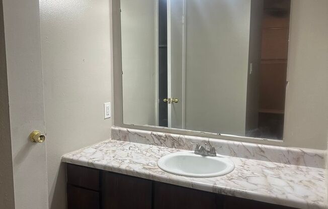 1 bed, 1 bath, 712 sqft, $629, Unit 337