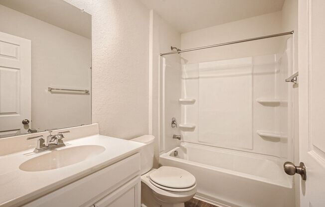 4 bedroom- 8 miles from Randolph Air Force Base -Available now!!