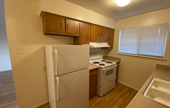 1 bed, 1 bath, 686 sqft, $1,050, Unit 8