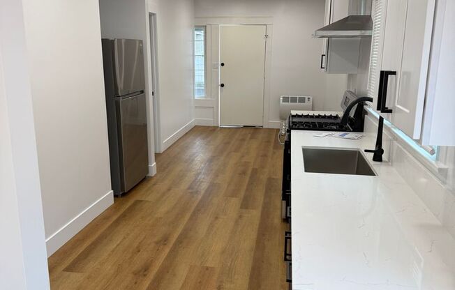 515-515 1/2  E. 21st Street