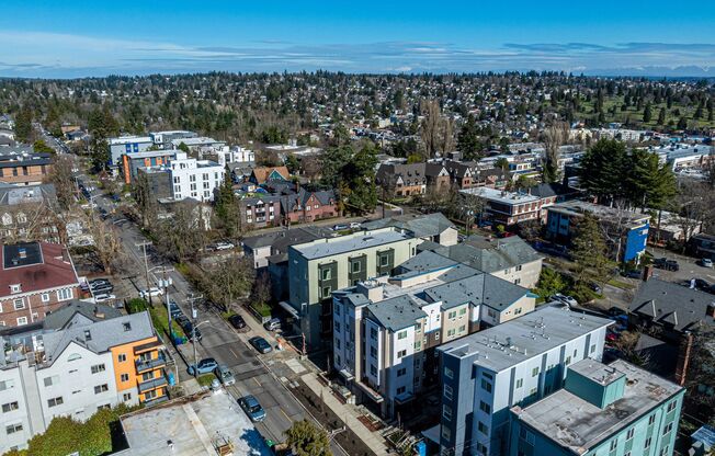 Studio, 1 bath, 222 sqft, $1,348, Unit U20 4536 Unit 208