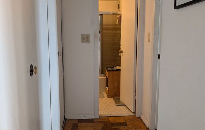 1 bed, 1 bath, 750 sqft, $2,650, Unit 23J