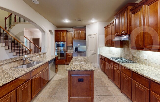 6824 SAN FERNANDO DR