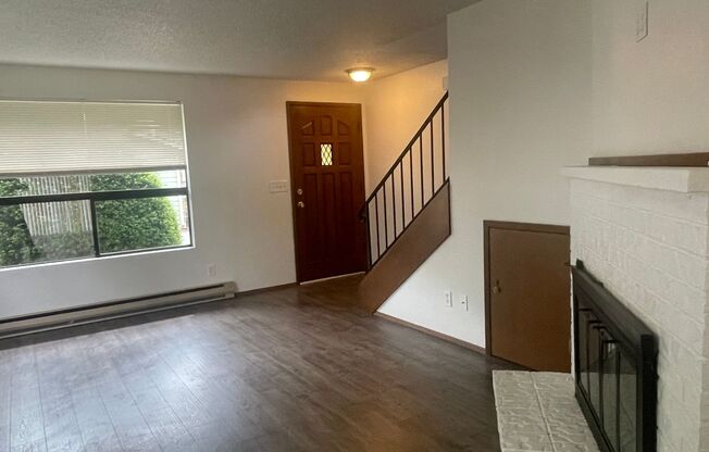 2 beds, 1.5 baths, 1,080 sqft, $2,200, Unit 5