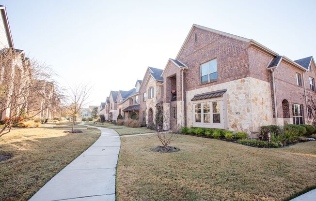 Awesome Carrollton Townhouse