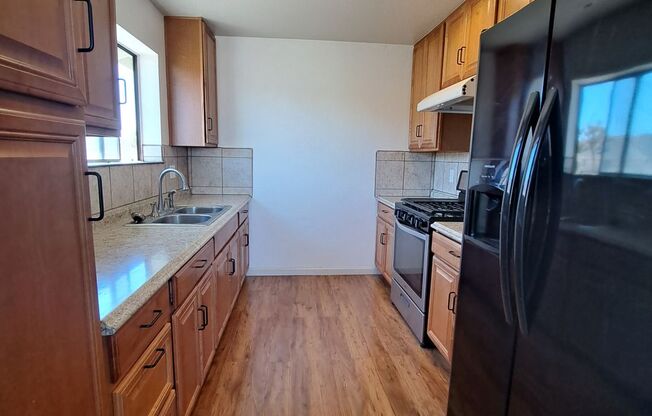 2 beds, 1 bath, 800 sqft, $1,450, Unit Unit B