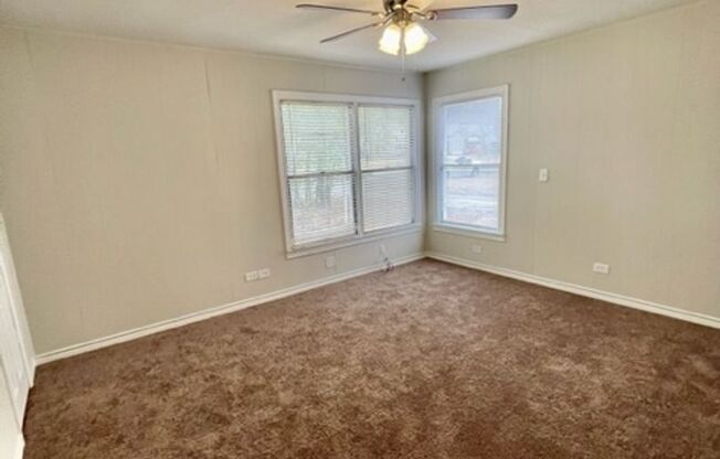 3 beds, 1 bath, $1,550