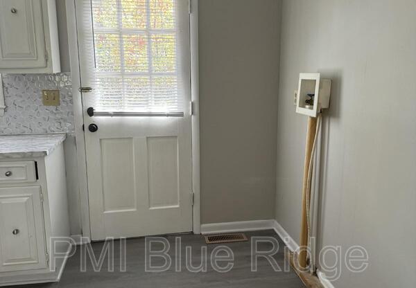 144 NOTTINGHAM DR