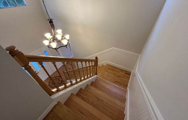 Spacious and Perfectly located 4/2 home in Bear Lake area