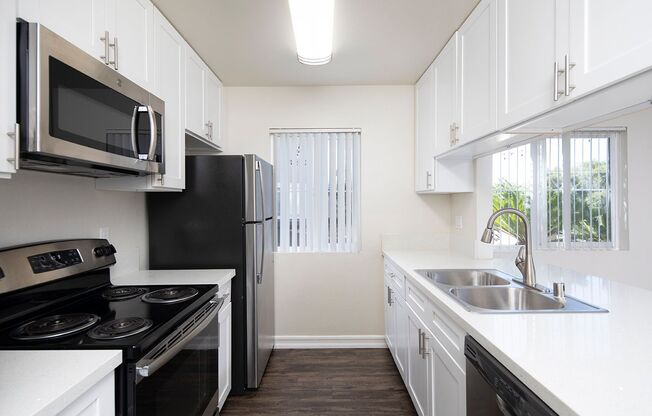 2 beds, 2.5 baths, 1,015 sqft, $2,995, Unit 122