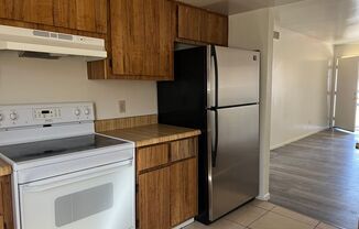 2 beds, 1 bath, $1,295, Unit 06