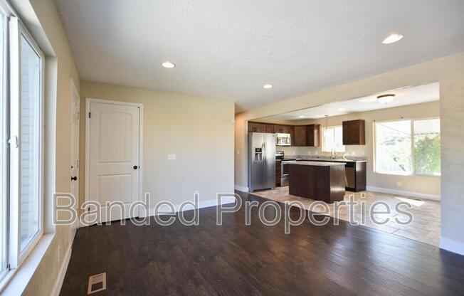 5513 W HEATH CIR