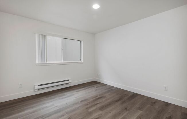 2 beds, 1 bath, 950 sqft, $1,925, Unit UNIT 2B