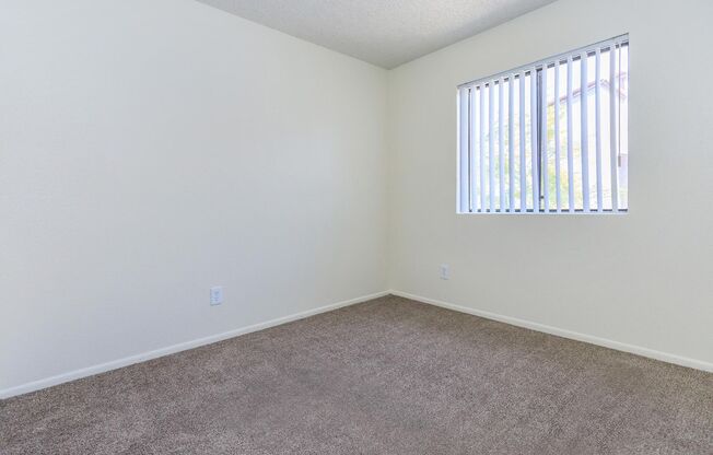 2 beds, 1 bath, 760 sqft, $1,140, Unit 1096