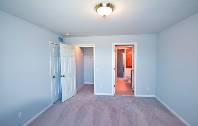 3 beds, 2 baths, $1,825, Unit 10-6