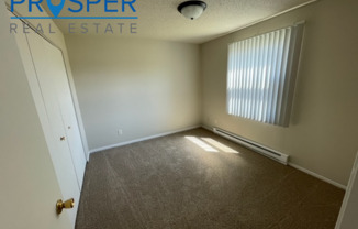 2 beds, 1 bath, $890, Unit FI1028- 5