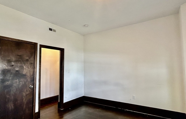 2 beds, 1 bath, $2,400, Unit 1