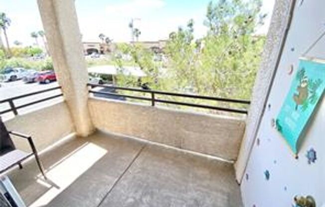 3 beds, 2 baths, $1,750, Unit # 2020