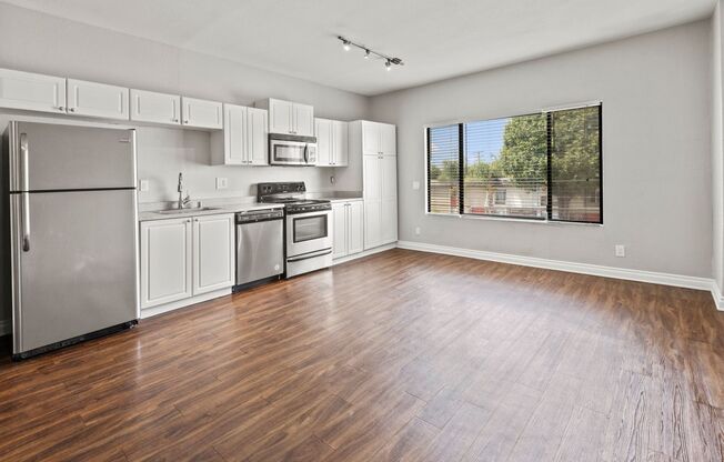 1 bed, 1 bath, 620 sqft, $1,950, Unit 0123