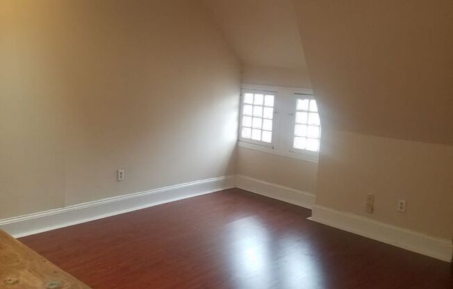 Studio, 1 bath, $1,100, Unit 114 Apt. 4
