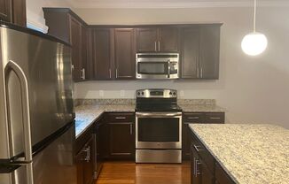 3 beds, 2.5 baths, 1,400 sqft, $2,950, Unit 605 East Broad Street