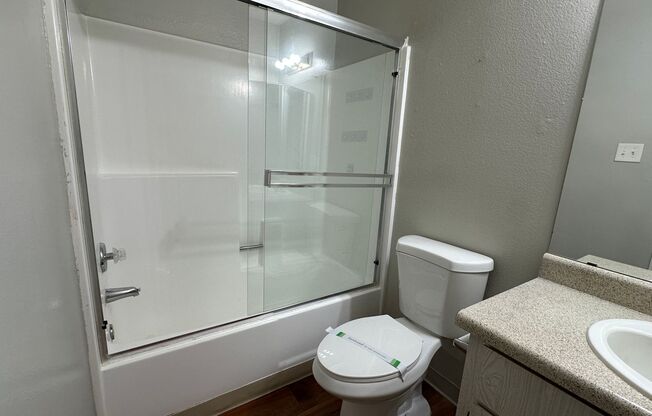 2 beds, 2 baths, 881 sqft, $1,495, Unit 227