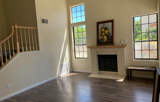 106 BROOKHOLLOW CT