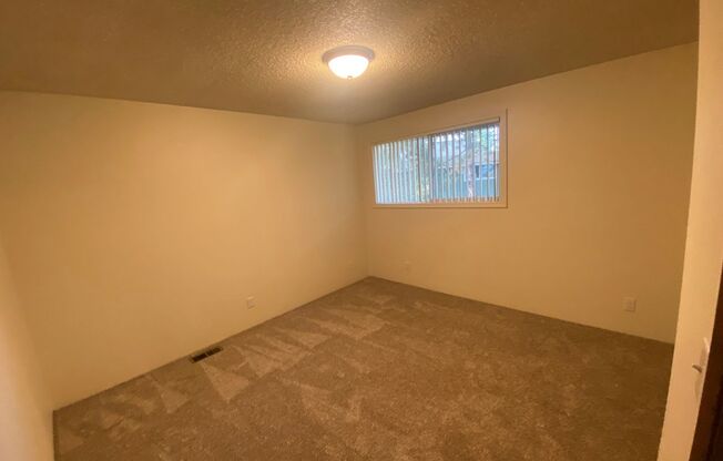 3 beds, 1.5 baths, 1,068 sqft, $1,895, Unit 3145