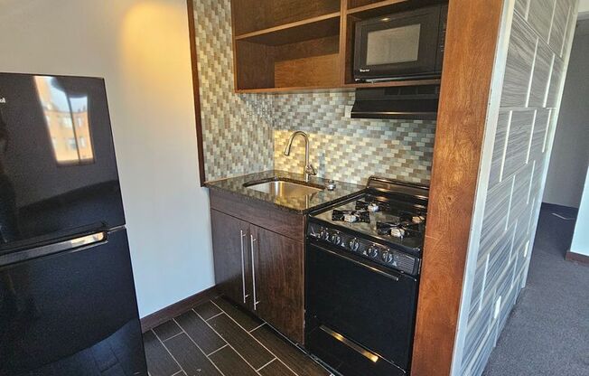 Studio, 1 bath, 352 sqft, $845, Unit 316-809