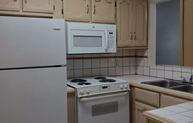 1 bed, 1 bath, 760 sqft, $725, Unit 8