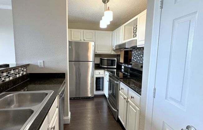 Beautiful 2BR/2BA Condo in Gated Harbour Place City Homes – Harbour Island